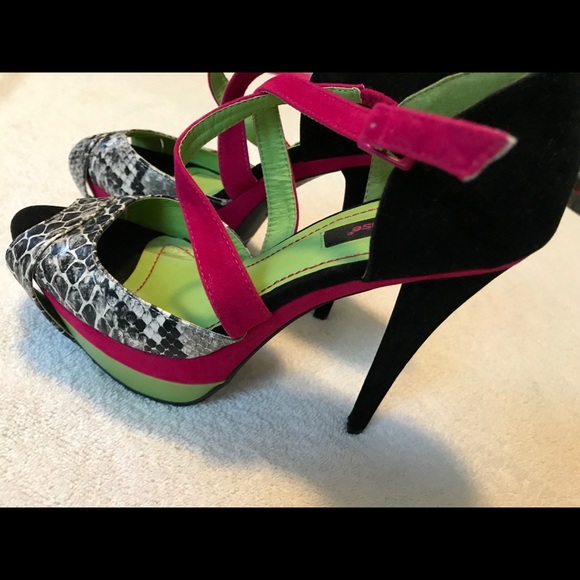 dollhouse shoes company